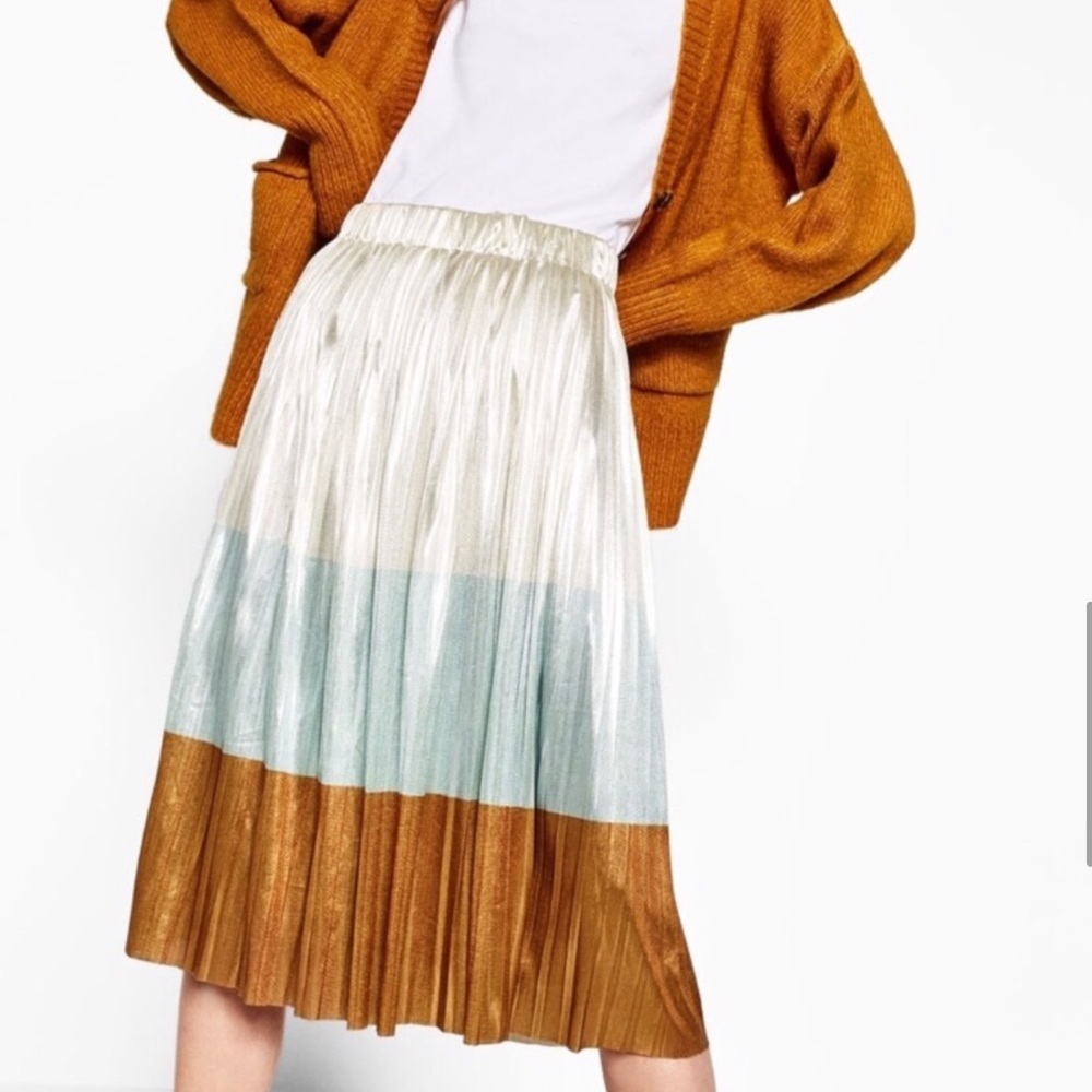 Like New Zara Metallic TriColor Pleated Mid Skirt